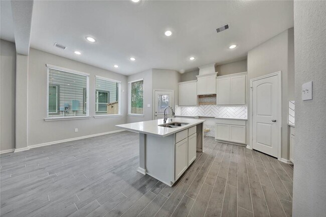 Building Photo - 140 Axlewood Ct