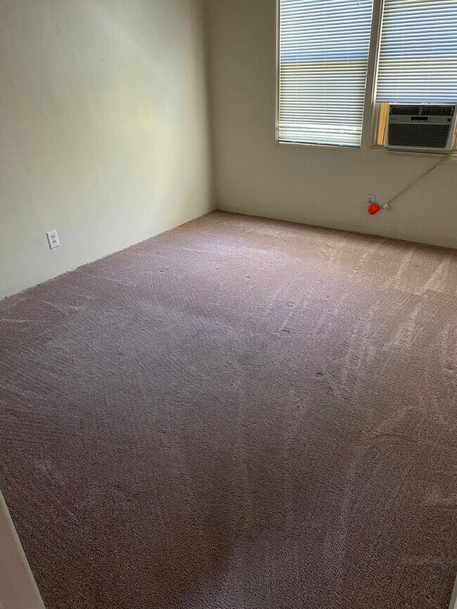 Otro - 4388 Second St