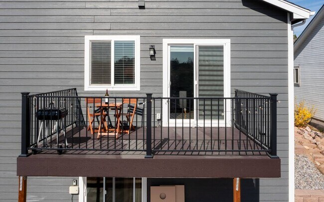 Foto del edificio - 913 Columbine Ave