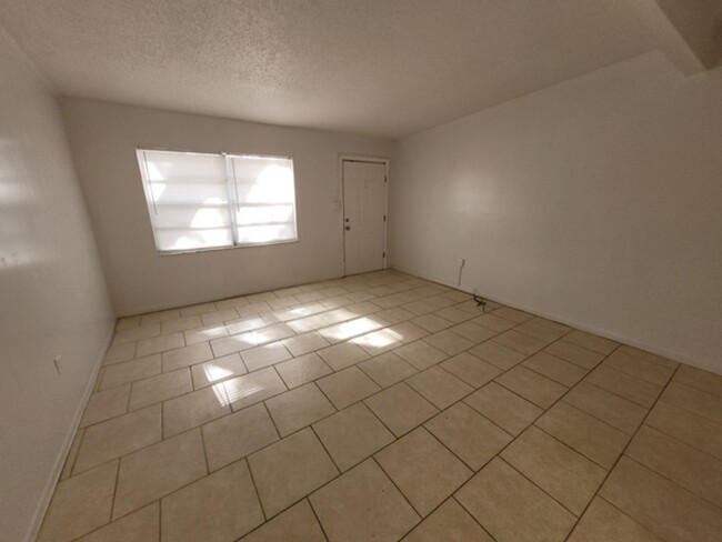 Foto del edificio - Completely Remodeled 3/1 in Orlando with C...