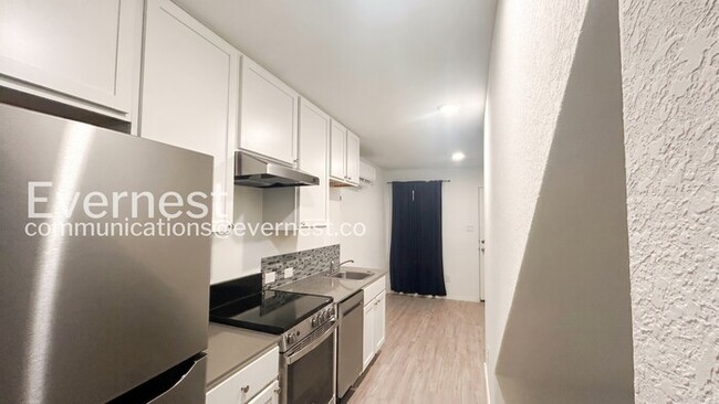 Building Photo - 7037 Elm Cv