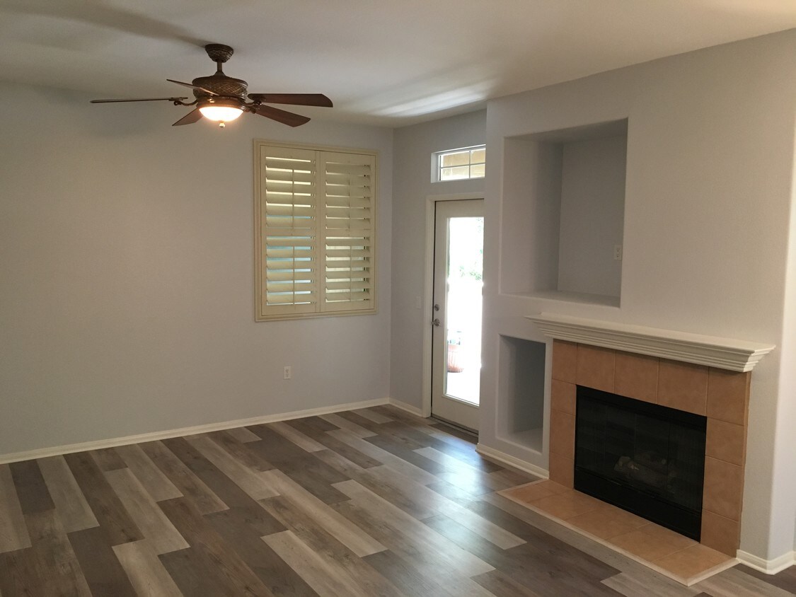 Foto principal - 17987 Lost Canyon Rd