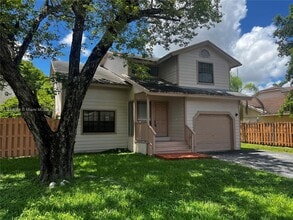 Building Photo - 10422 SW 148th Ave Dr