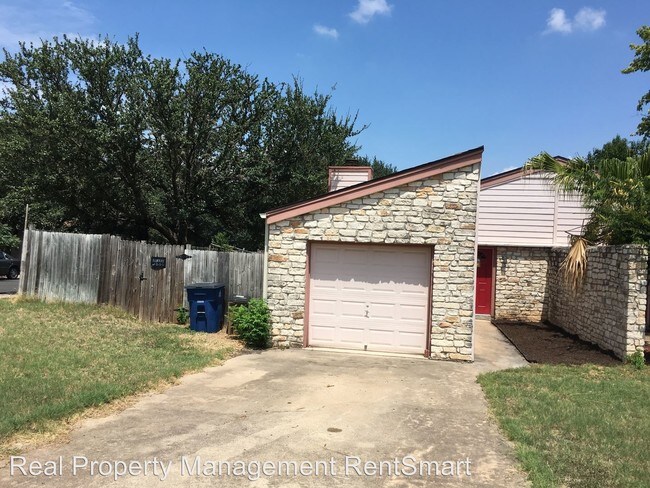 Foto del edificio - 906 Sirocco Dr