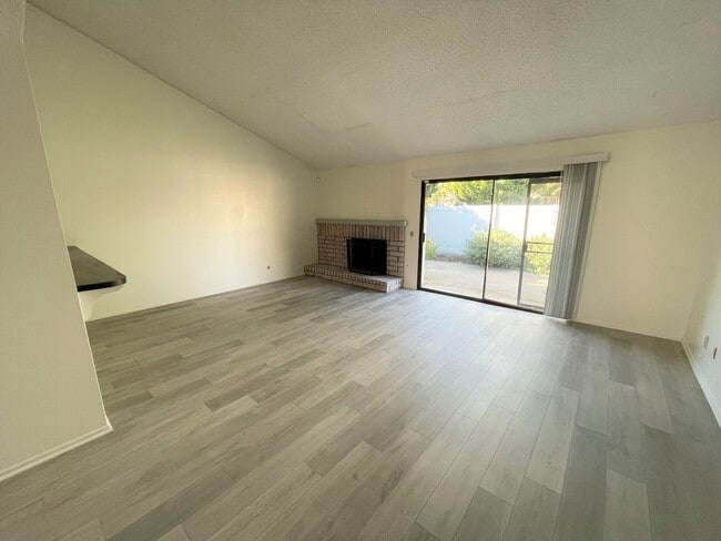 Building Photo - Scandia Pines Condo- Great Amenities!!