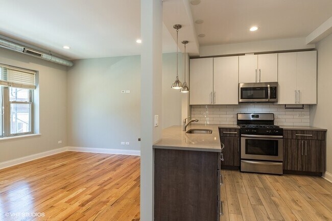 Foto del edificio - 4901 S Champlain Ave