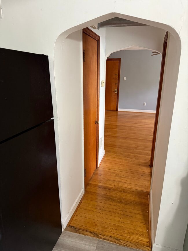 Fotografía del edificio - 7804 Banks St