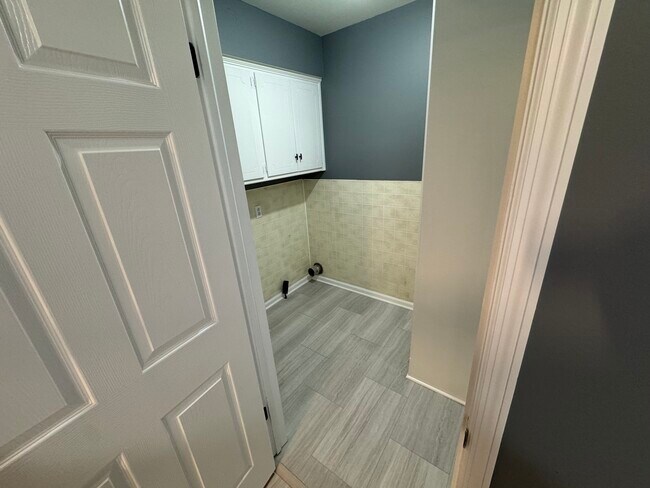 Foto del edificio - 9925 Farley Ln