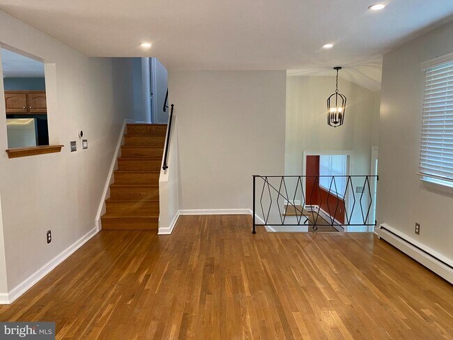 Foto del edificio - 2721 Burnley Rd