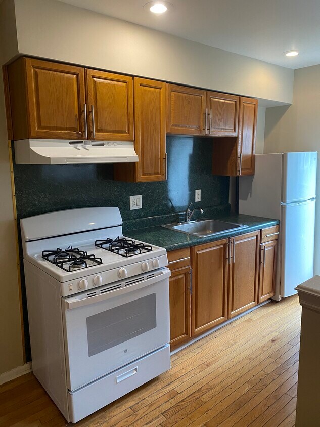 Primary Photo - 2834 S 16th St