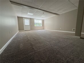 Building Photo - 17 Captains Cove Ln