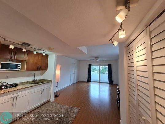 Foto del edificio - 3212 NE 12th St