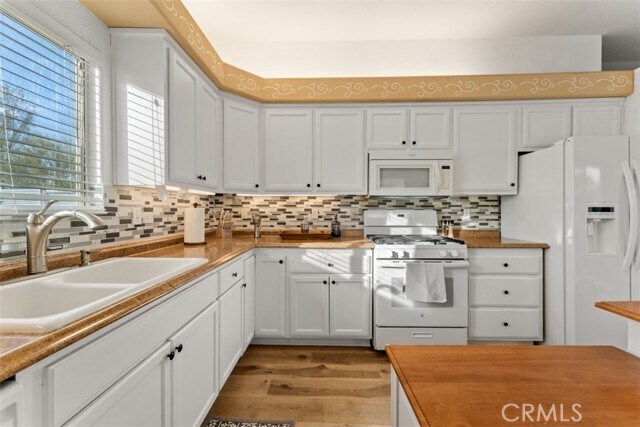 Building Photo - 60205 Latham Trail