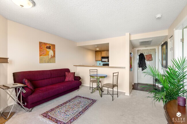Sala de estar - 9645 Independence Dr