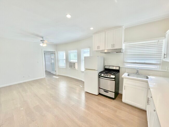 Foto del edificio - 33 Clubhouse Ave
