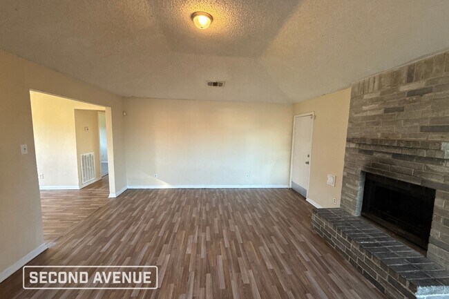 Foto del edificio - 11618 Roandale Dr