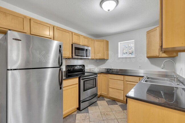 Photo - 1045 N Clarkson St Apartment