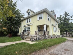 Building Photo - 408-410 Van Buren St