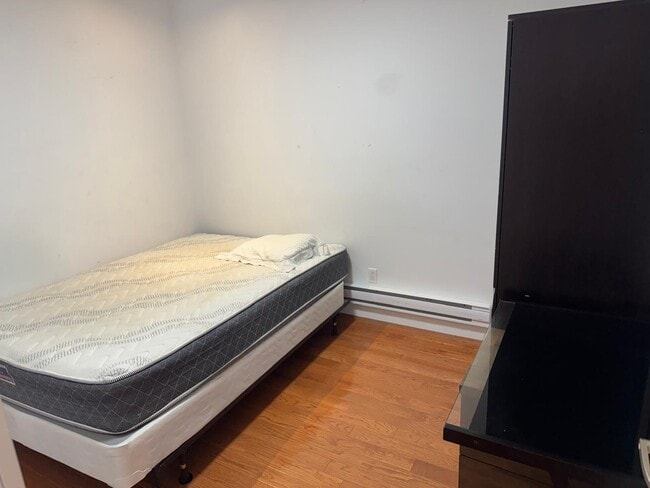 Photo du bâtiment - 3710 Av Coloniale