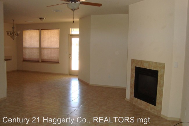 Building Photo - 11328 Robert Lennox Dr