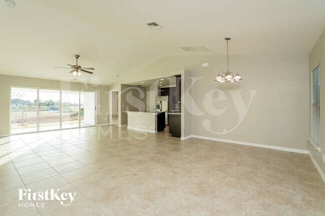 Foto del edificio - 2127 NW 41st Pl