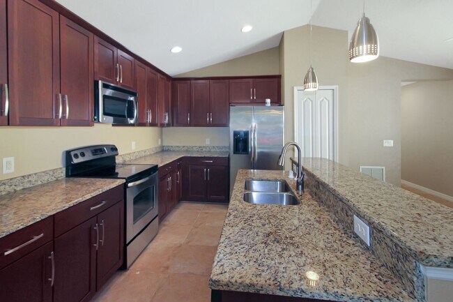 Foto del edificio - 12476 Shimmering Oak Cir