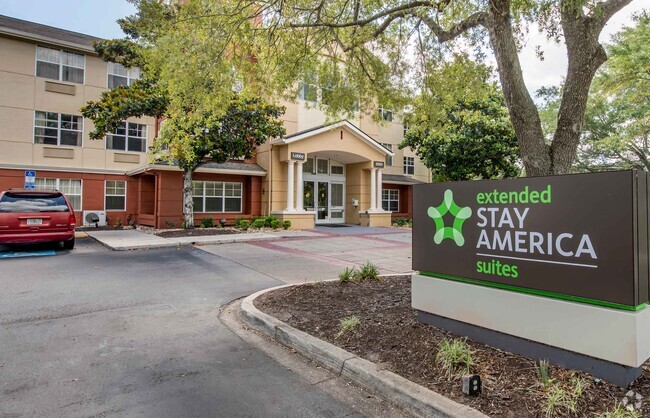 Building Photo - Furnished Studio-Jacksonville - Deerwood Park