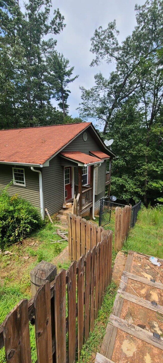 225 Clyde Barrett Rd, Dahlonega, GA 30533 House Rental in Dahlonega