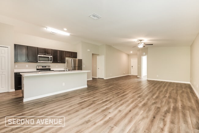 Building Photo - 494 Hoffer St