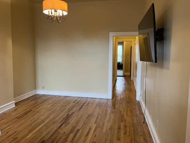 Building Photo - 4429 S Calumet Ave