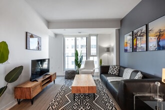 Building Photo - 90 Champagne Ave S