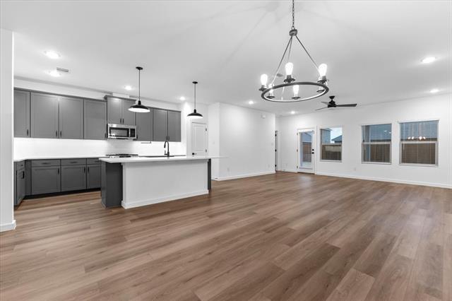 Building Photo - 515 Meadowlark Dr