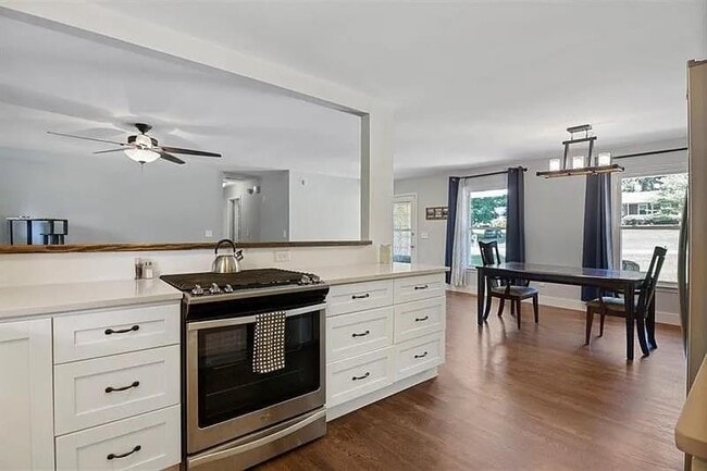 Building Photo - 2855 Old Carriage Dr SW