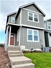 Building Photo - 2677 NW Gregory Dr