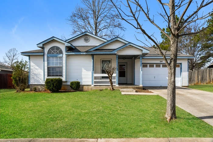 Foto principal - 214 Deer Bridge Dr