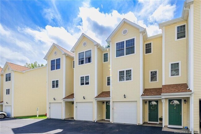Foto del edificio - 527 W Thames St