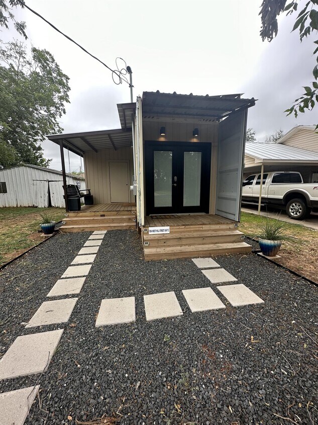 1004 W Hill St, Fredericksburg, TX 78624 House Rental in