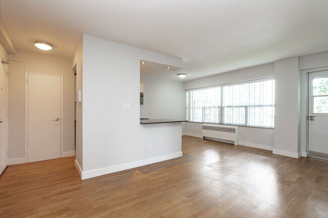 Photo du bâtiment - 99 Tyndall Ave