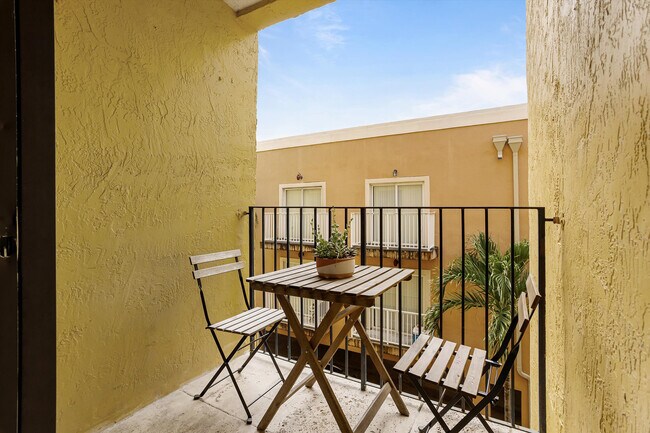 Balcón - 2727 NW 17th Ter