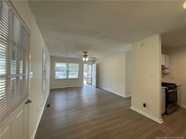 Building Photo - 718 Dwain Dr