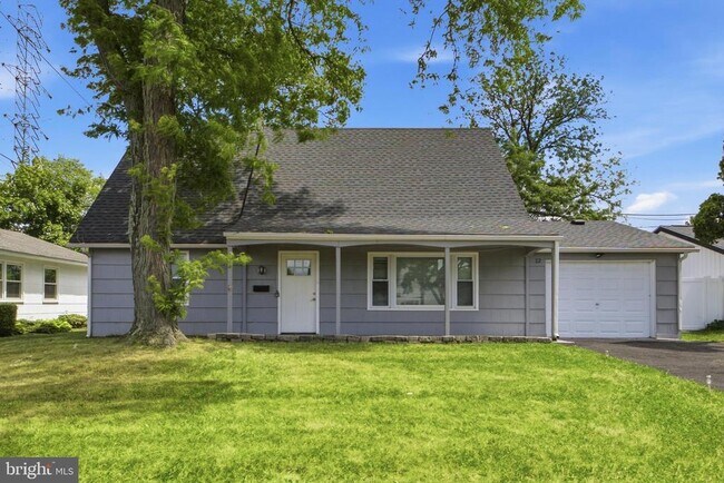 Foto del edificio - 12 Holbrook Ln