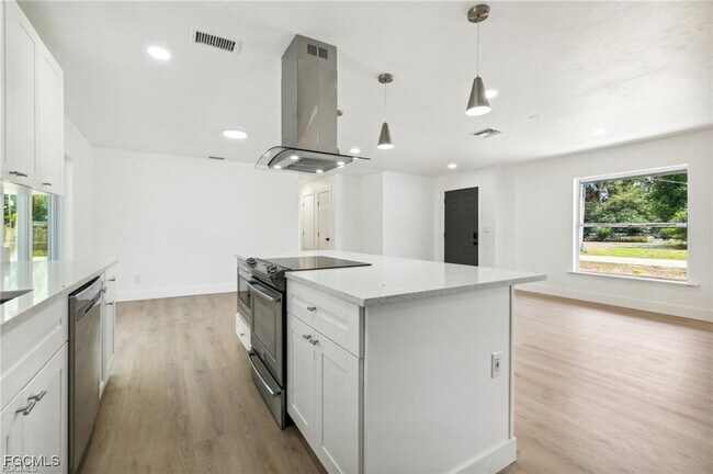 Foto del edificio - 4700 3rd St W
