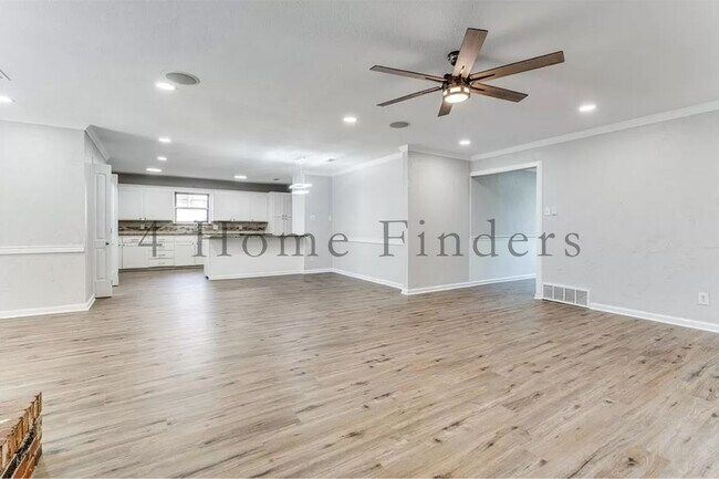 Building Photo - 1100 Rocky Canyon Rd