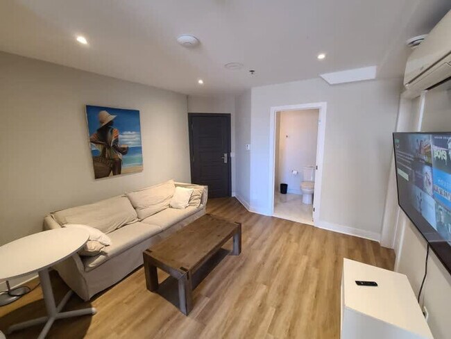 Photo du bâtiment - 2205 Rue St Marc