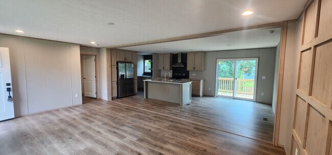 Foto del edificio - New 3 Bedroom 2 bath Honeybrook single on ...