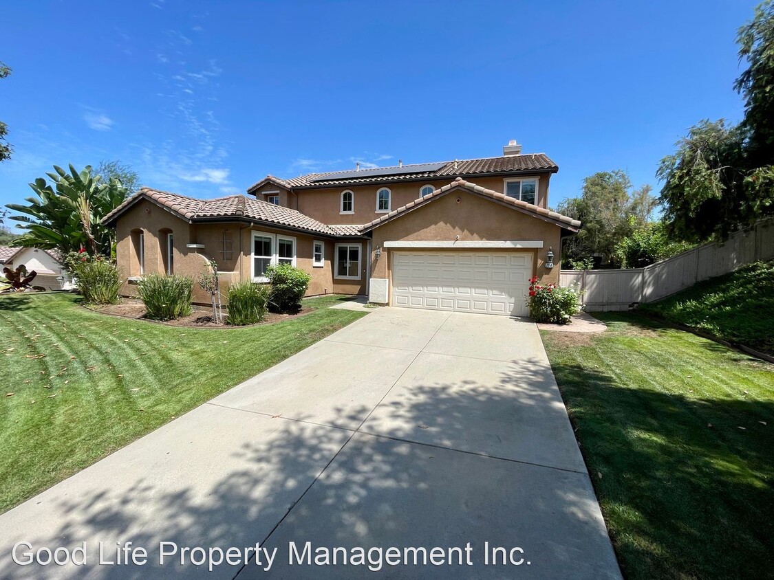 Primary Photo - 4 br, 3.5 bath House - 704 Vereda Rd