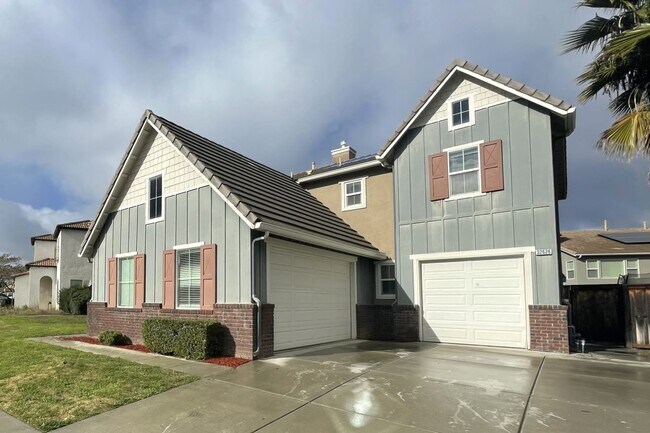 Building Photo - 32626 Spun Cotton Dr