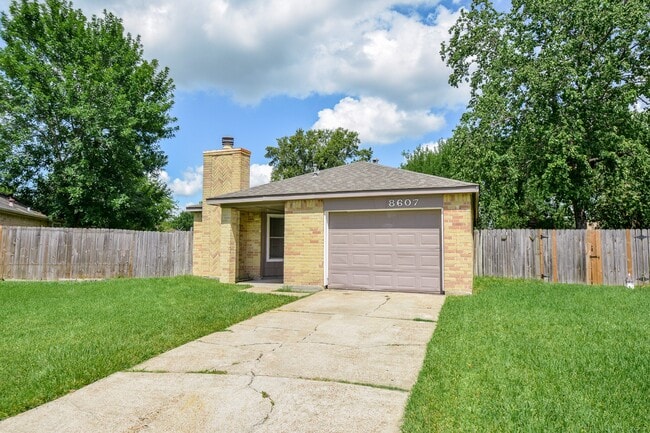 Building Photo - 8607 Crystal Cove Cir