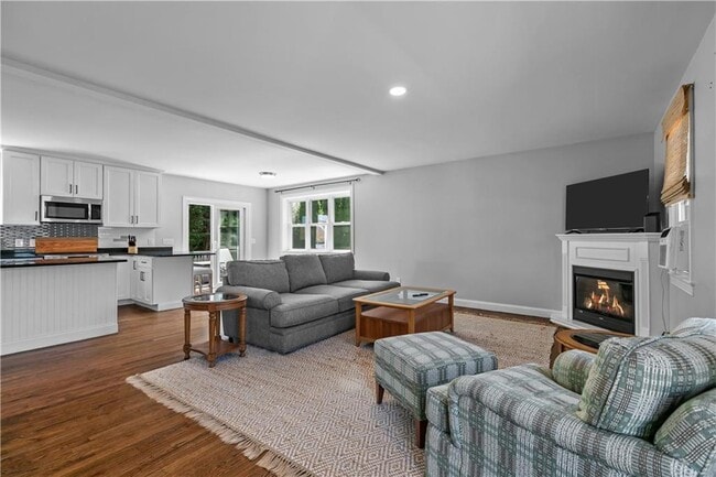 Building Photo - 25 Clayton St