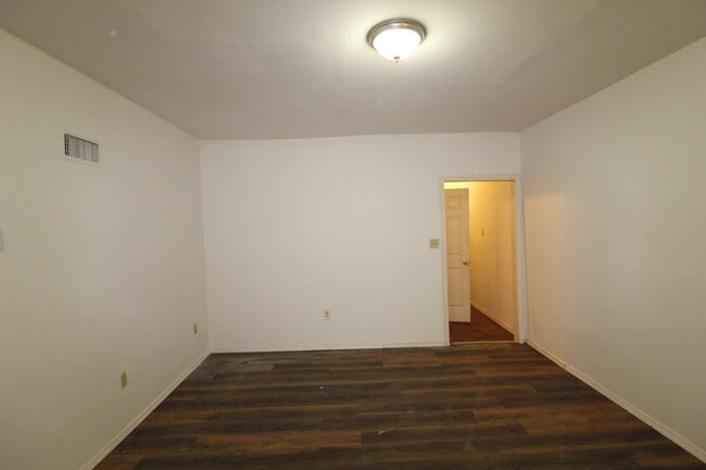 sala de estar - 1205 S Dr E E Dunlap Hwy